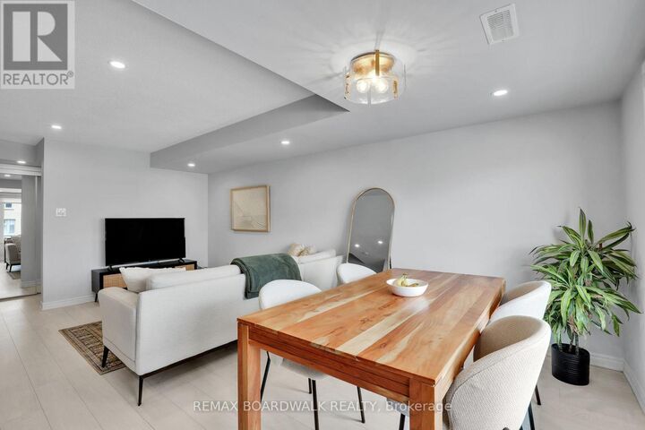 Property Photo:  810 Mikinak Road  ON K1K 5A5 