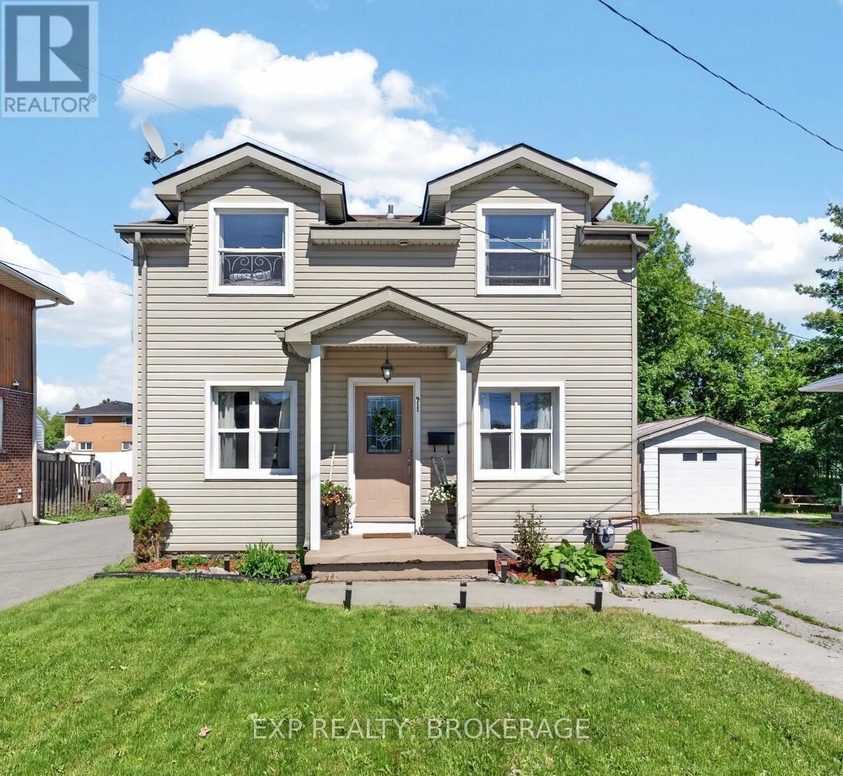 Property Photo: 911 Division Street ON K7K 4C6