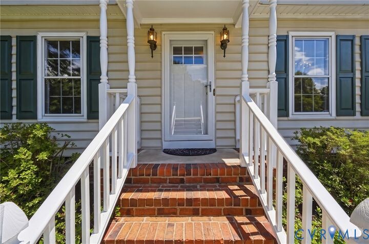 Property Photo: 2021 Cambridge Drive VA 23238