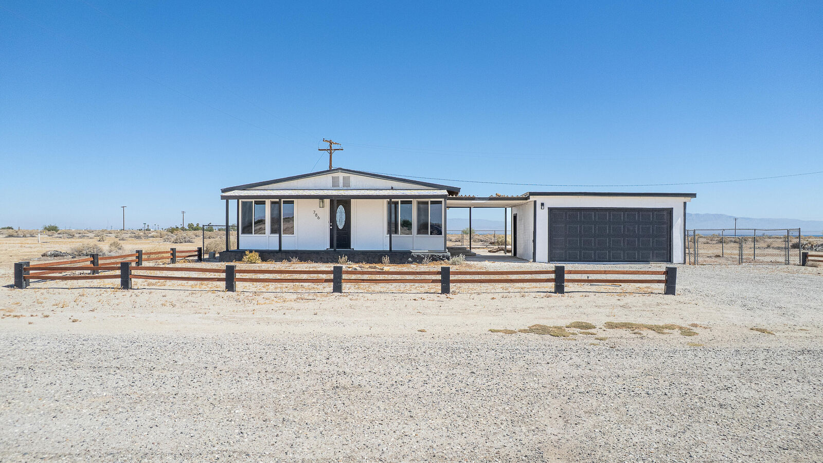 Property Photo:  786 Molokai Avenue  CA 92274 