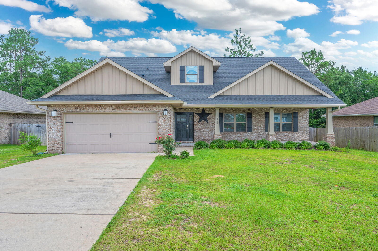 Property Photo:  5737 Marigold Loop  FL 32539 