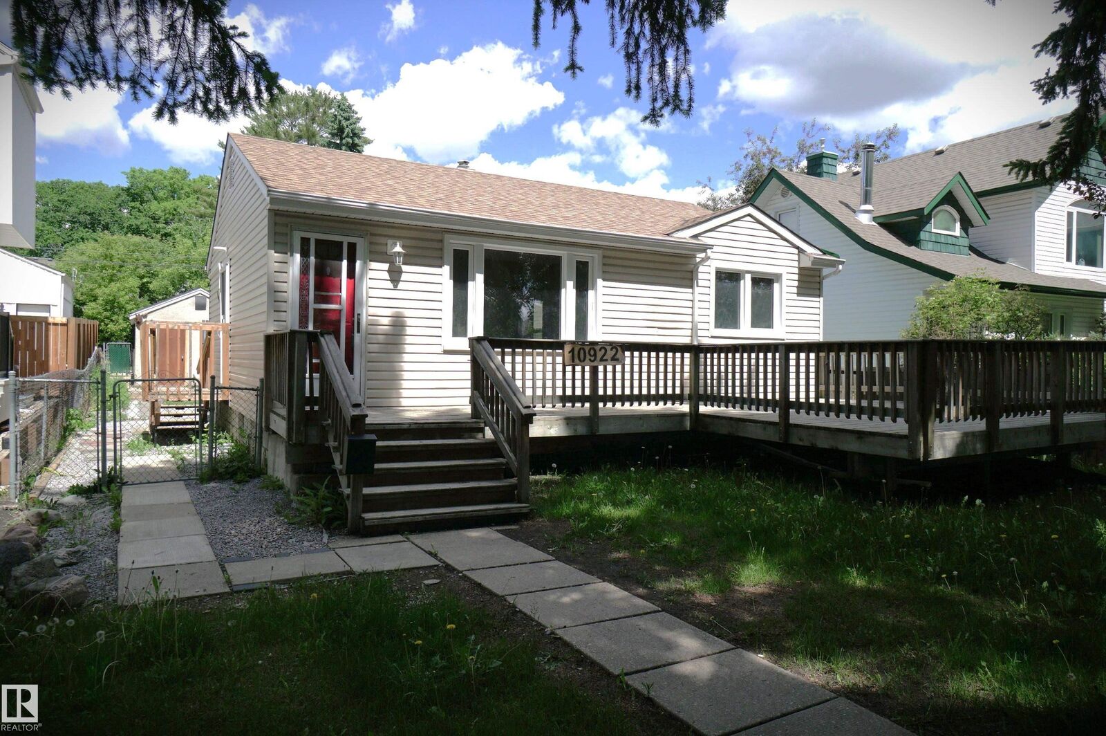 Property Photo:  10922 62 Avenue NW  AB T6H 1N2 