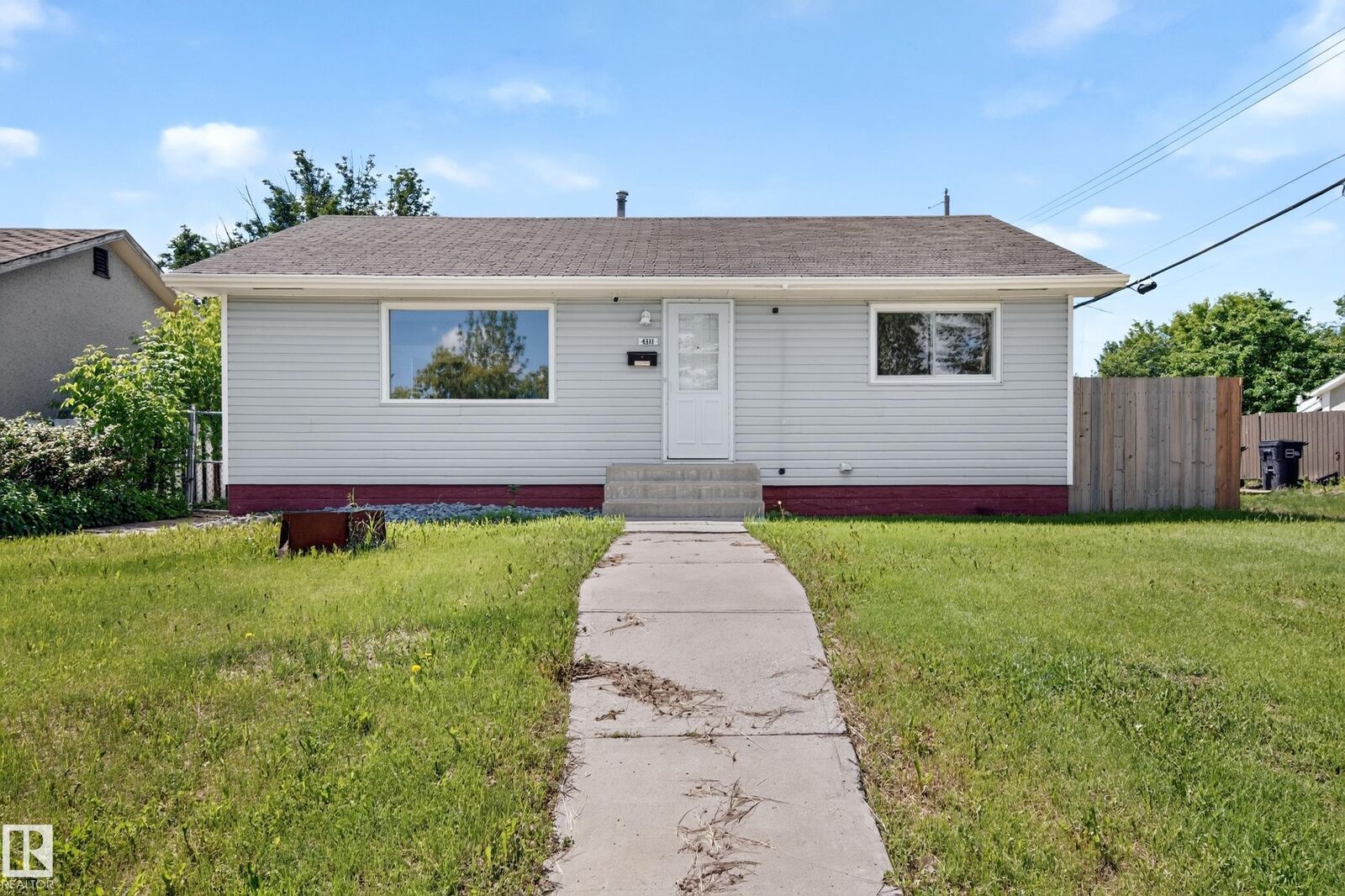 Property Photo:  4311 105A Avenue NW  AB T6A 1B2 