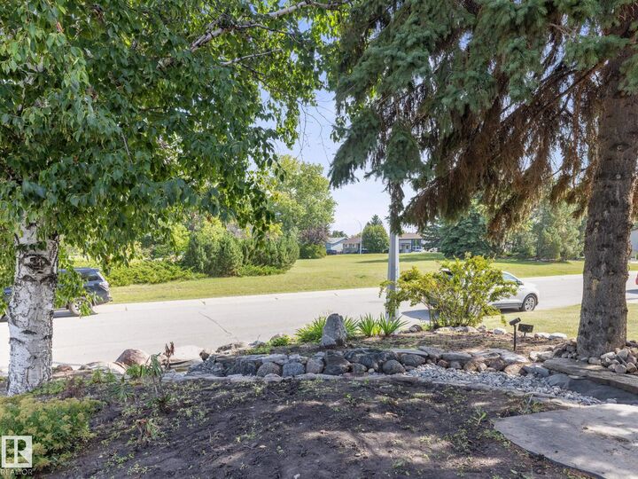 Property Photo:  9318 80 Street  AB T8L 3E2 