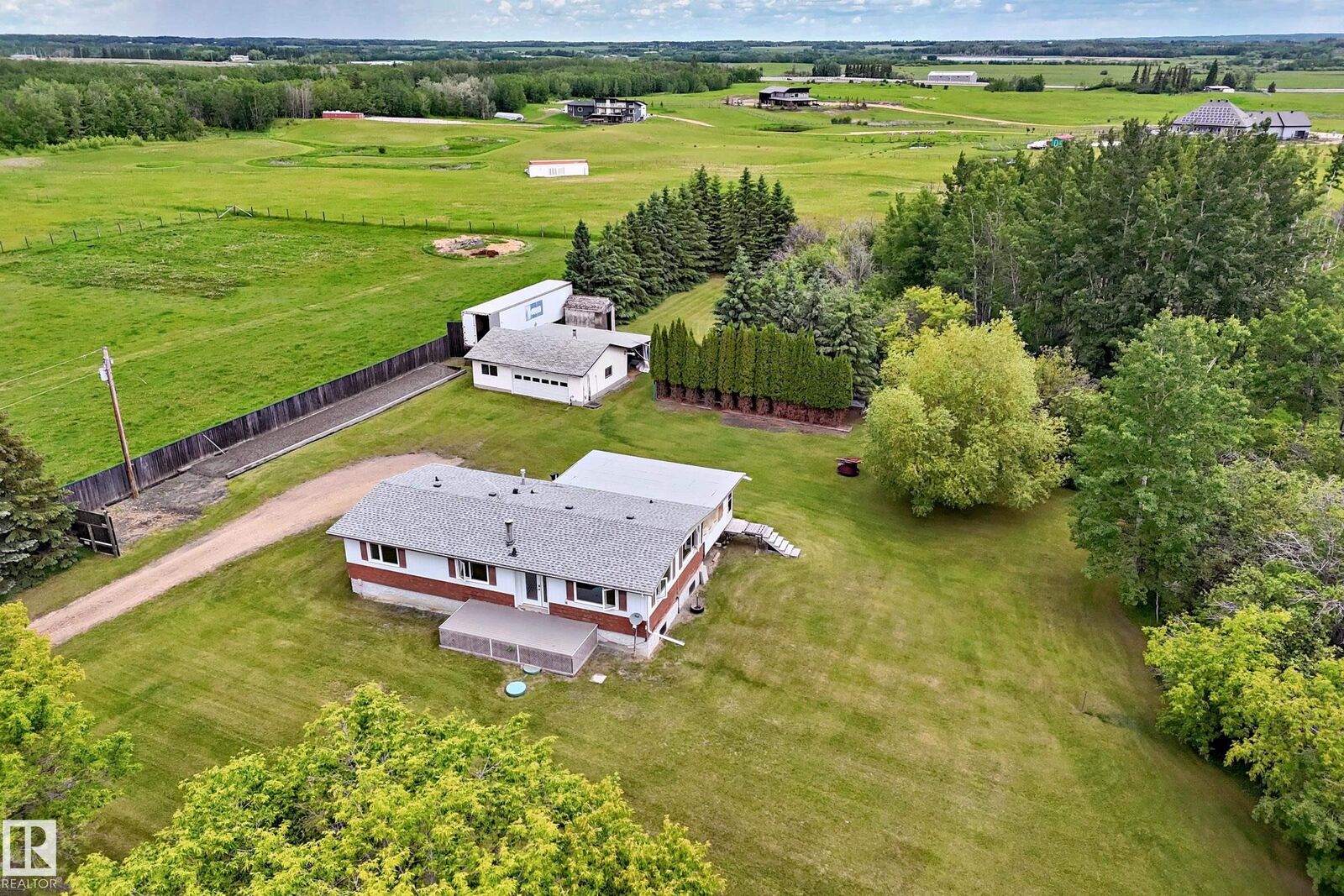 Property Photo:  205 53110 Rge Road 213 NE  AB T8G 2C3 