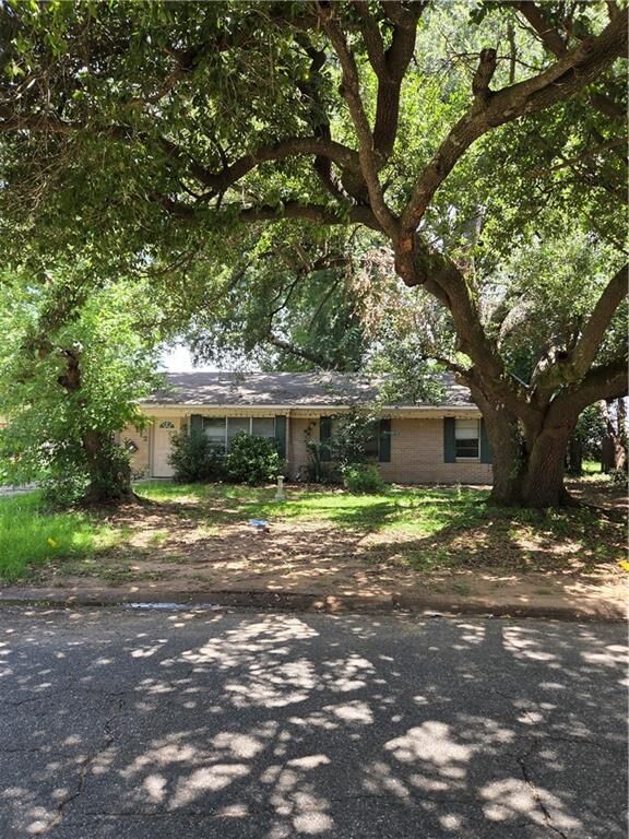 Property Photo: 112 Royal Street LA 71457