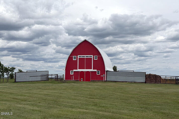 Property Photo: 3662 58th Avenue SE ND 58467
