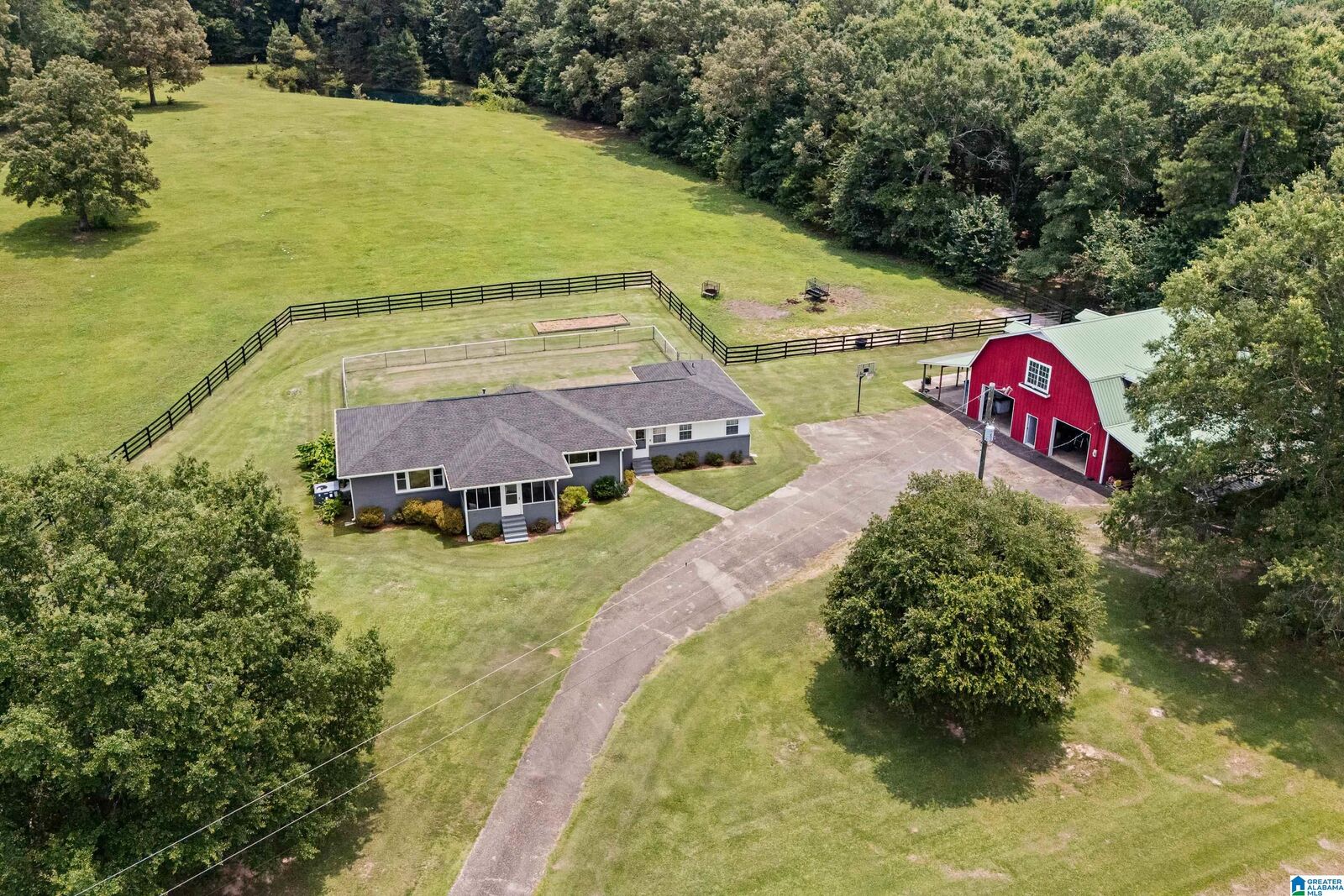 Property Photo:  2304 Driving Range Road  AL 35054 