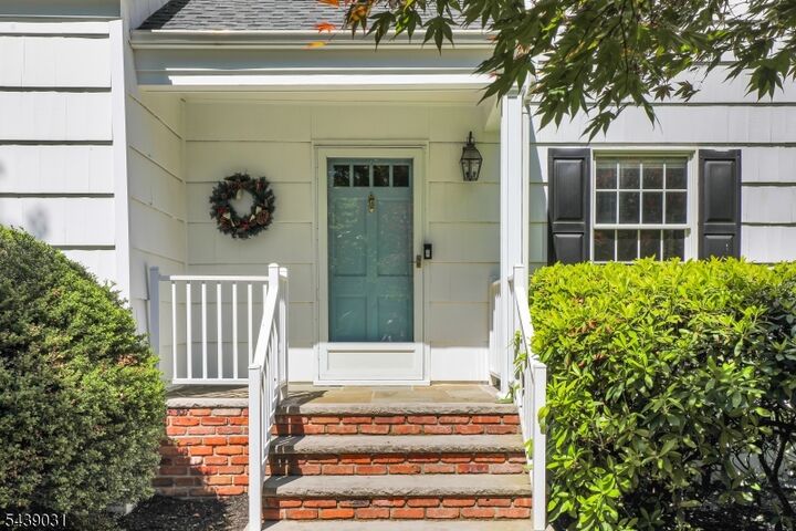 Property Photo:  30 Autumn Dr  NJ 07920 