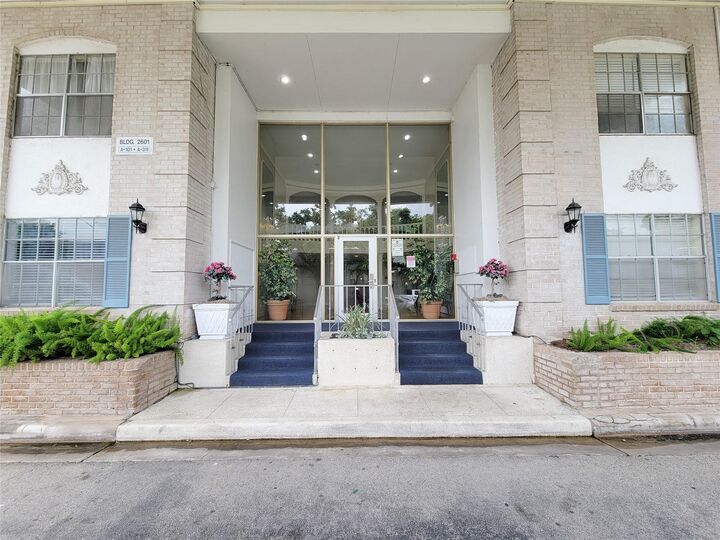 Property Photo:  2601 Bellefontaine Street A104  TX 77025 