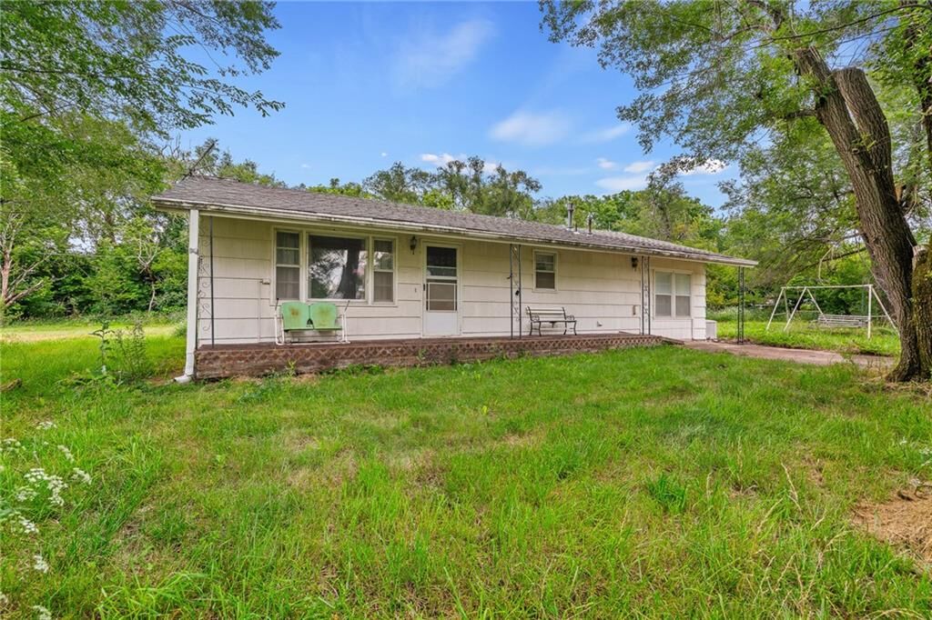 Property Photo: 21455 S Moonlight Road KS 66030