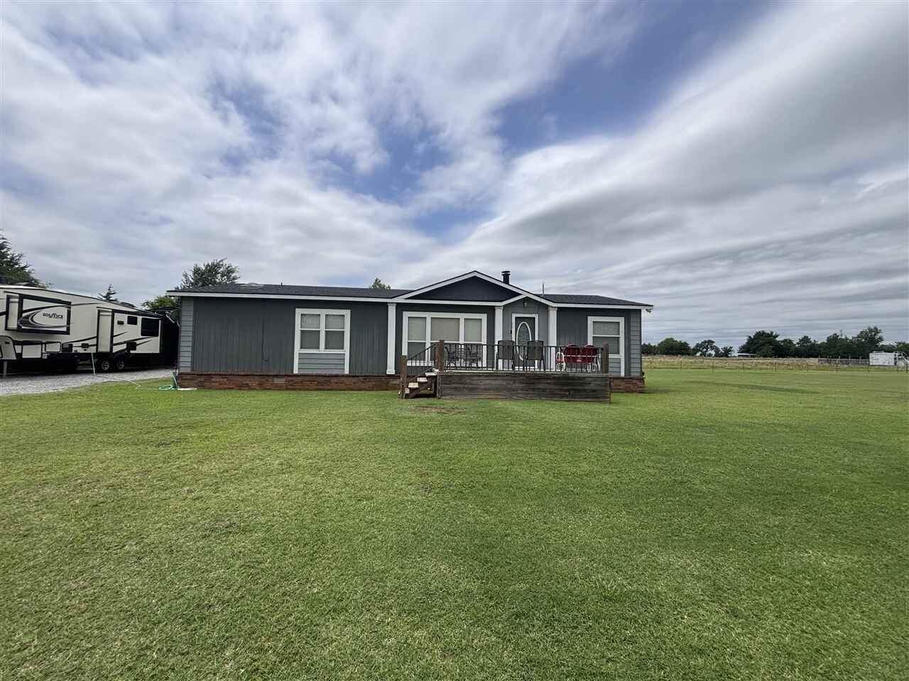 Property Photo:  597 S 3rd Ave  OK 73567 