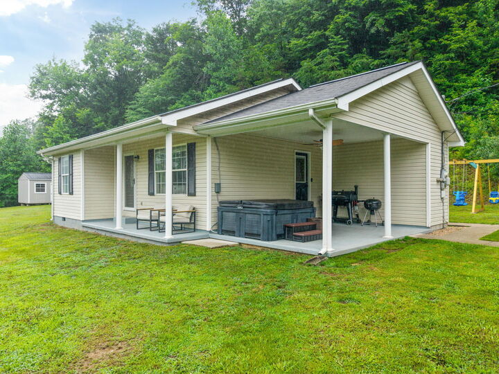 Property Photo:  6723 Ky-1524  KY 40962 