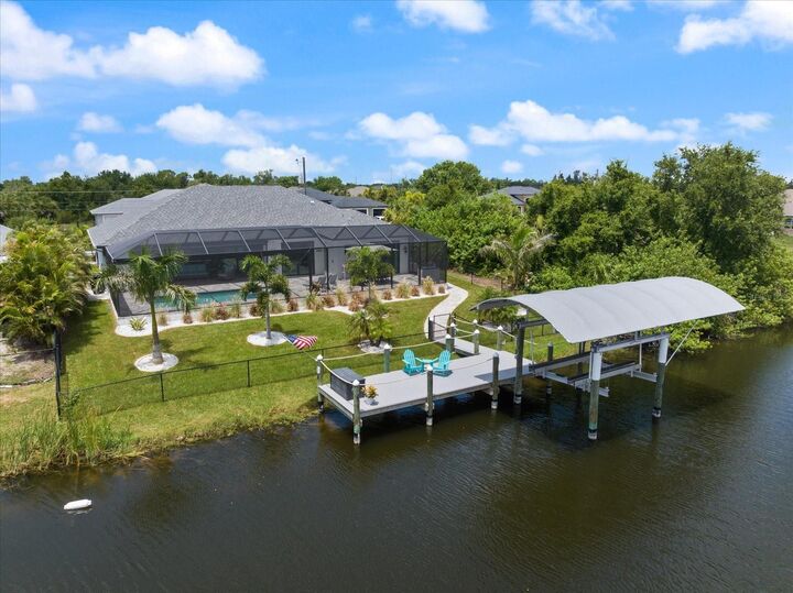 Property Photo: 9294 Panama Circle FL 33981
