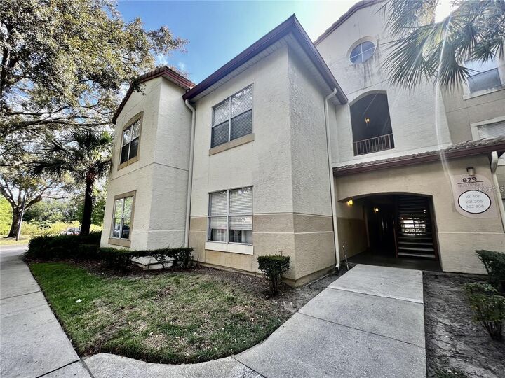 Property Photo:  829 Camargo Way 104  FL 32714 