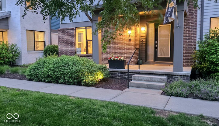 Property Photo:  1829 Livery Way  IN 46202 