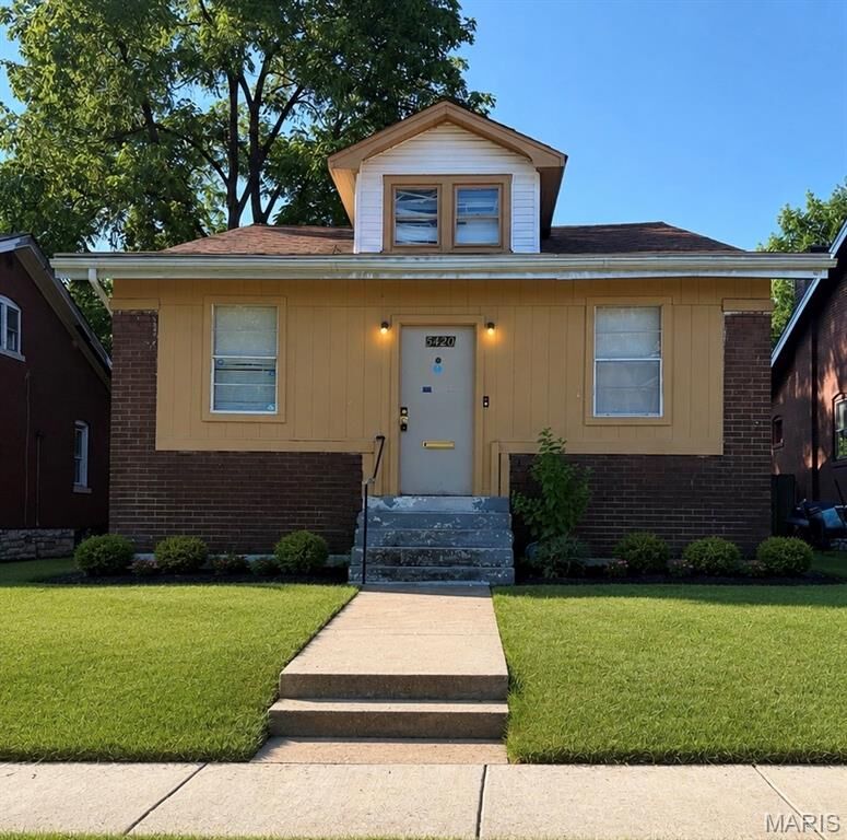 Property Photo:  5420 Queens Avenue  MO 63115 