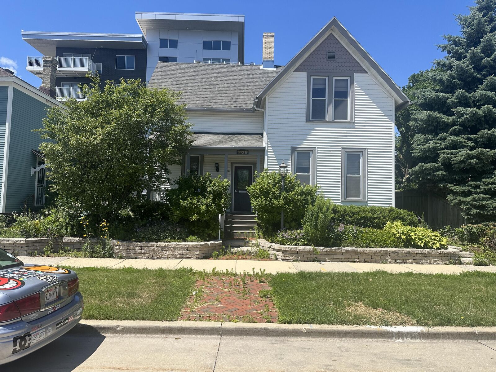 Property Photo: 508 N 6th St WI 53081