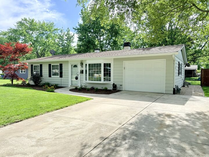 Property Photo:  99 Circle Drive E  IL 60538 