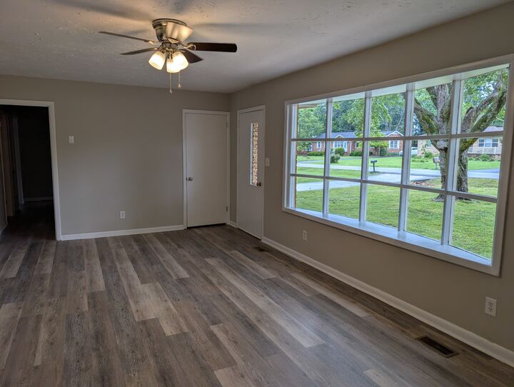 Property Photo:  114 Bel Aire Dr  TN 37398 
