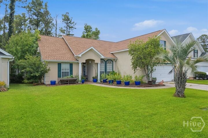 Property Photo:  725 Laurel Hill Circle  GA 31324 