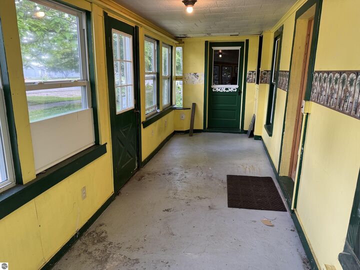 Property Photo:  225 N Hayes Street  MI 48622 