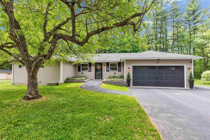 Property Photo:  39 Kendall Road  NH 03431 