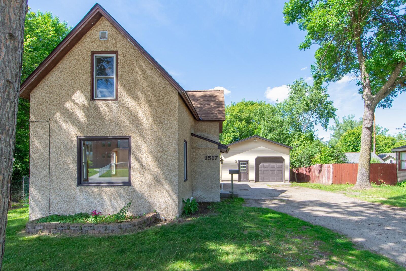 Property Photo: 1517 Norwood Street MN 56401