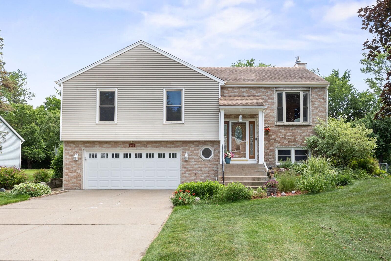 Property Photo: 662 Pinewood Drive MN 55126