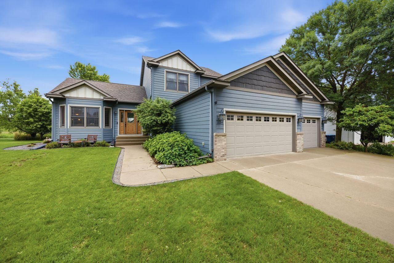 Property Photo:  1124 Garden Brook Drive  MN 56379 