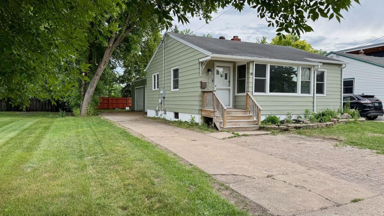 Property Photo: 326 Elmwood Avenue S ND 58103