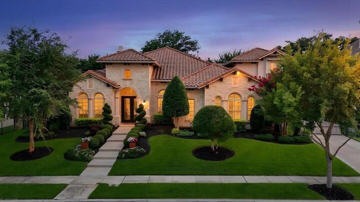 Property Photo:  516 Cascade Springs Drive  TX 76092 