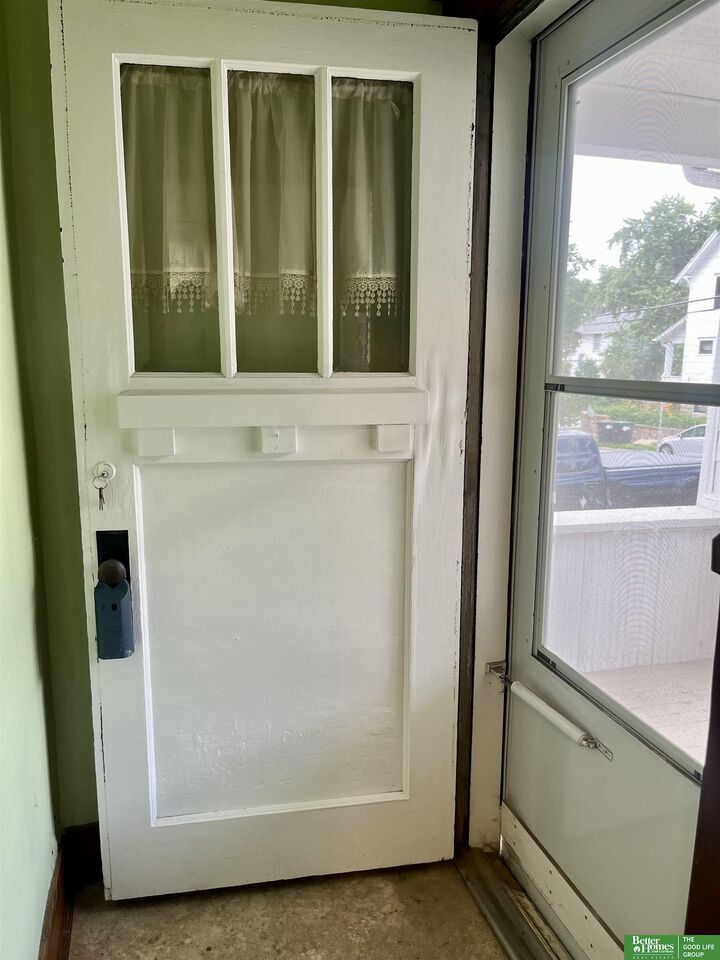 Property Photo: 312 N 33rd Street NE 68132