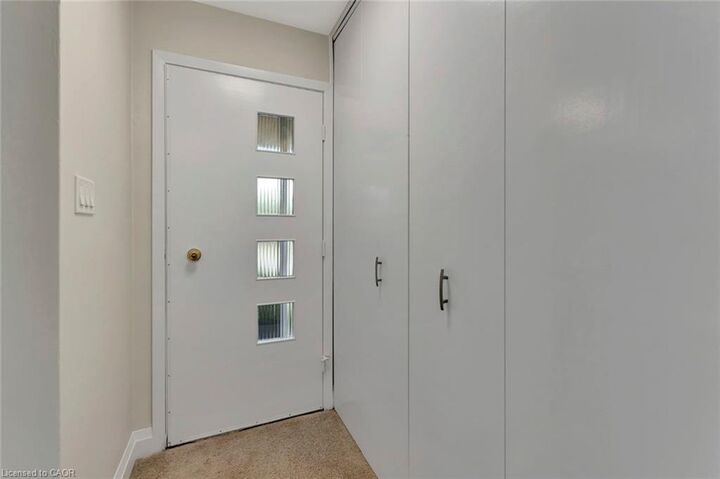 Property Photo: 6 Ruskview Road 1 ON N2M 4S2