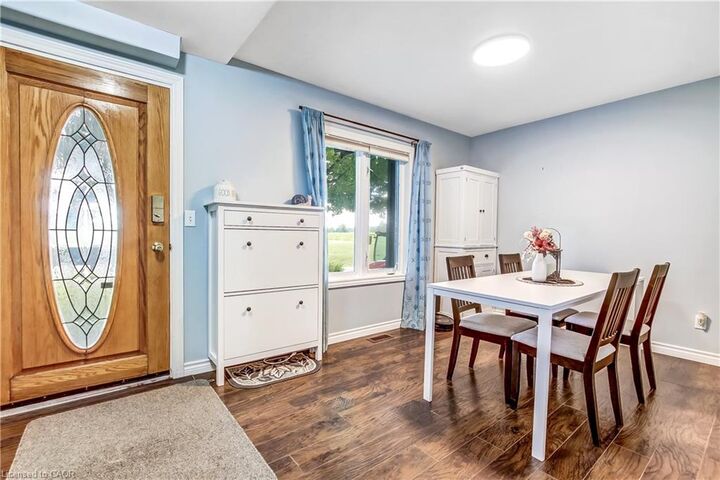 Property Photo:  