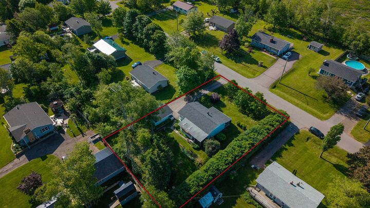 Property Photo:  17 Towerwood Drive  PE C1B 1J5 