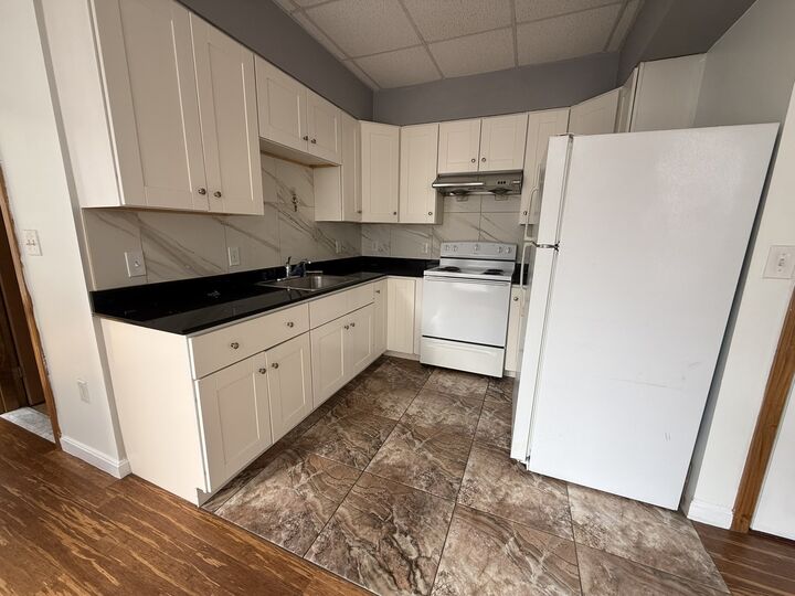 Property Photo: 72 Kneeland 501 MA 02111
