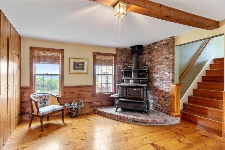 Property Photo:  32 Osgood Rd  MA 01564 