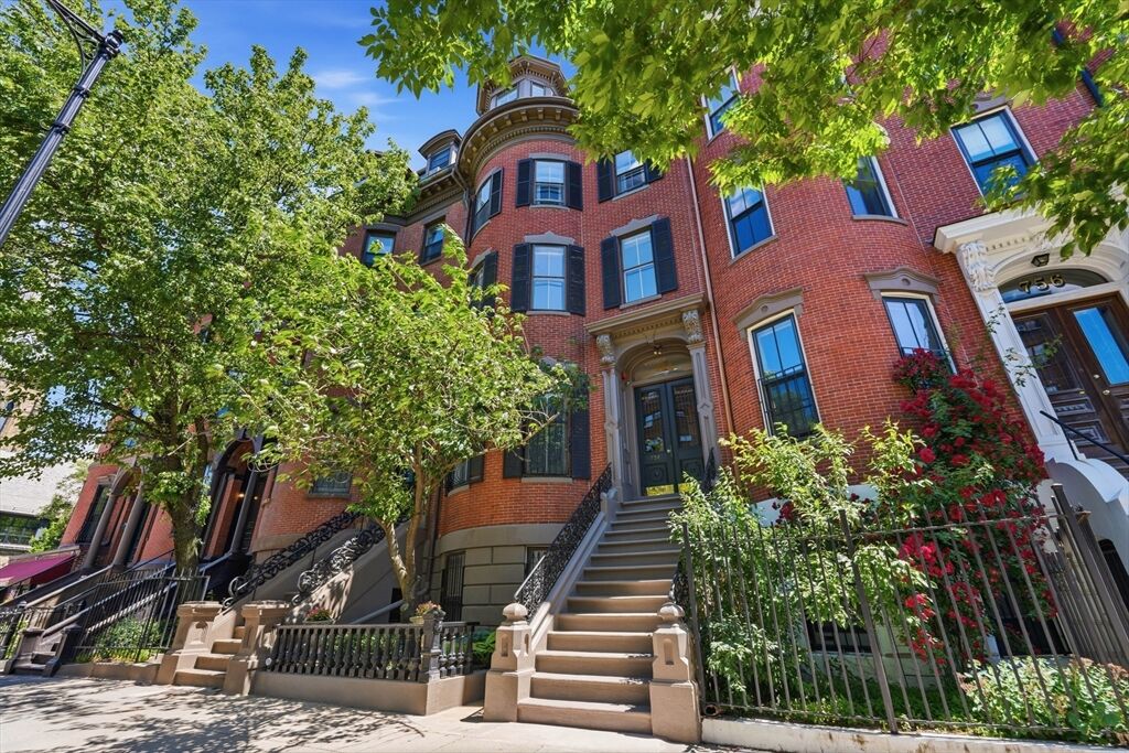 Property Photo:  754 Tremont St 4  MA 02118 