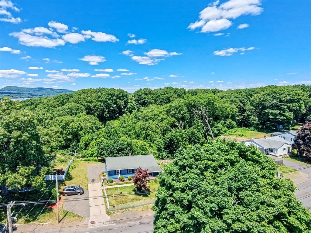 Property Photo: 522 Prospect St MA 01020