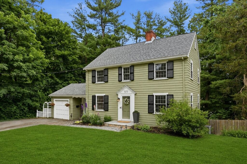 Property Photo:  377 Pearl St  MA 01867 