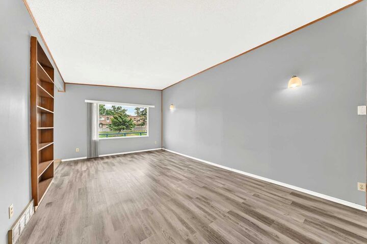 Property Photo:  6329 Centre Street NW  AB T2K 0V3 