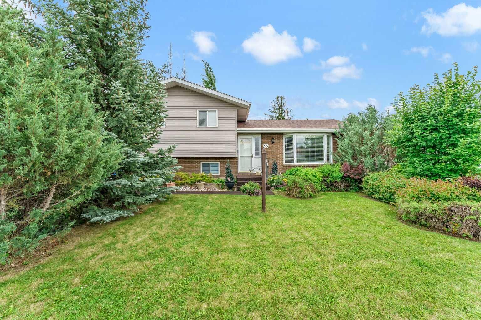Property Photo: 95 Rossdale Way SE AB T1B 1Y5