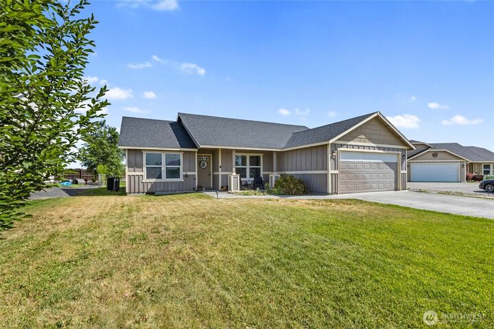 Property Photo:  1402 W Tennessee Drive  WA 98837 
