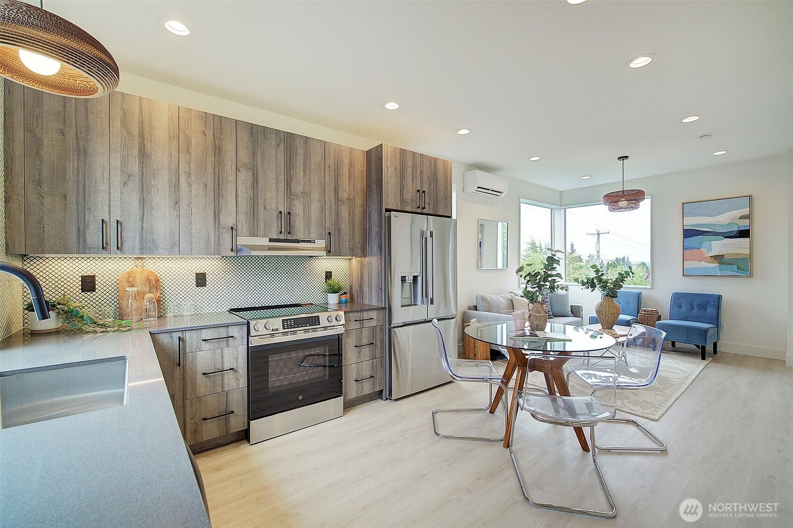 Property Photo:  7912  34th Avenue SW B  WA 98126 