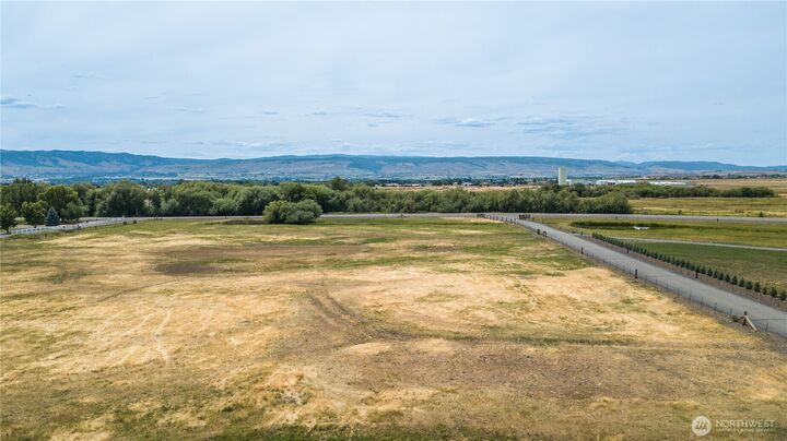 Property Photo:  360  Double Creek Lane  WA 98926 