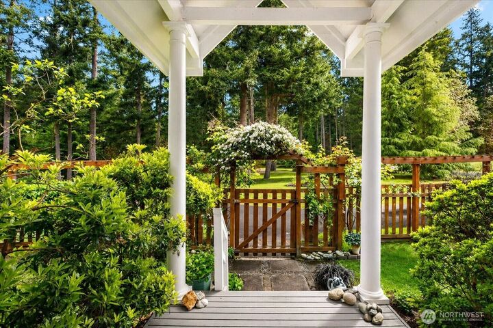 Property Photo: 5427 Bayview Road WA 98260