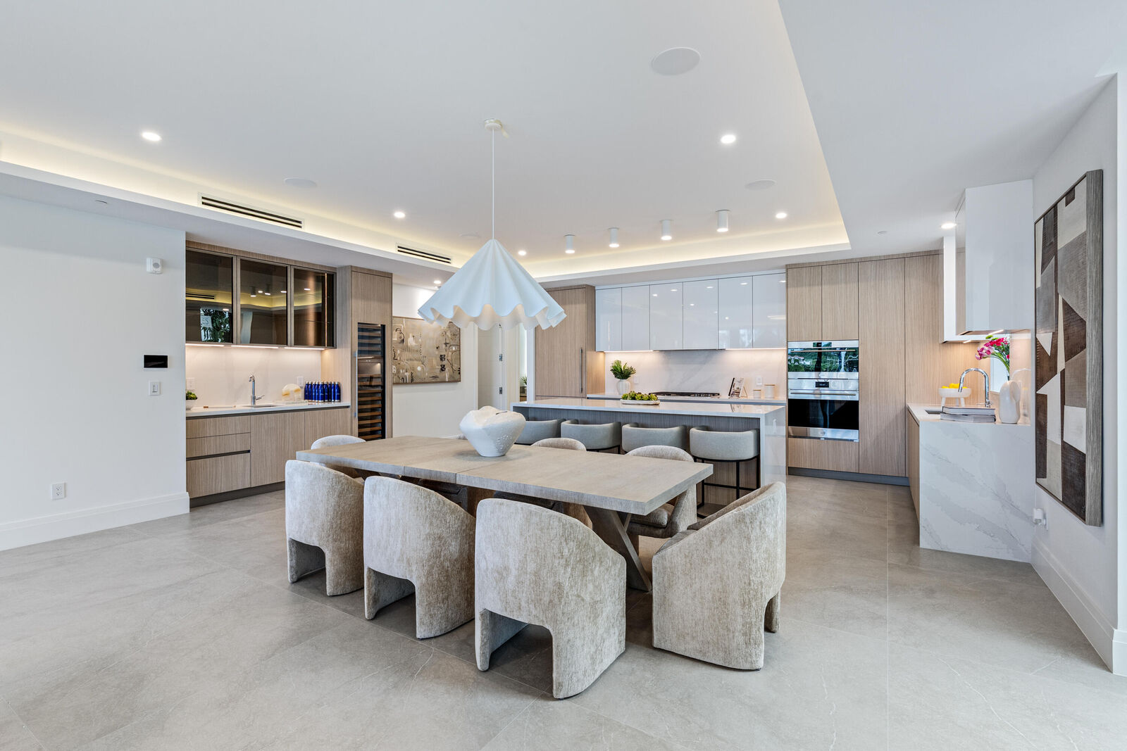 Property Photo:  87 Isle Of Venice Drive 402S  FL 33301 