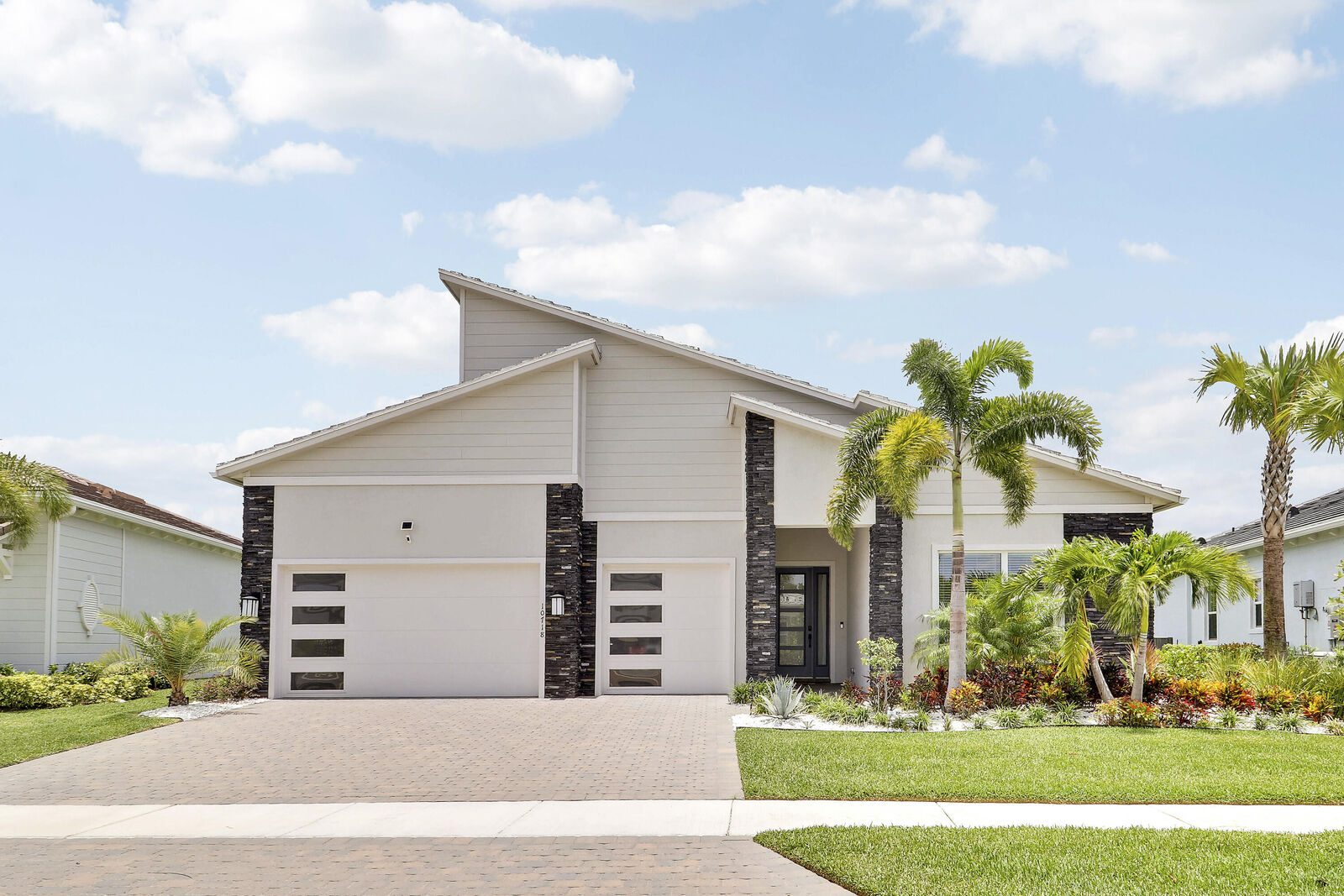 Property Photo: 10718 Stellar Circle FL 33412