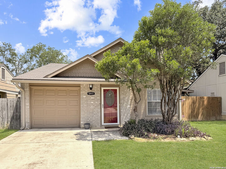 Property Photo: 5911 Misty Gln TX 78247